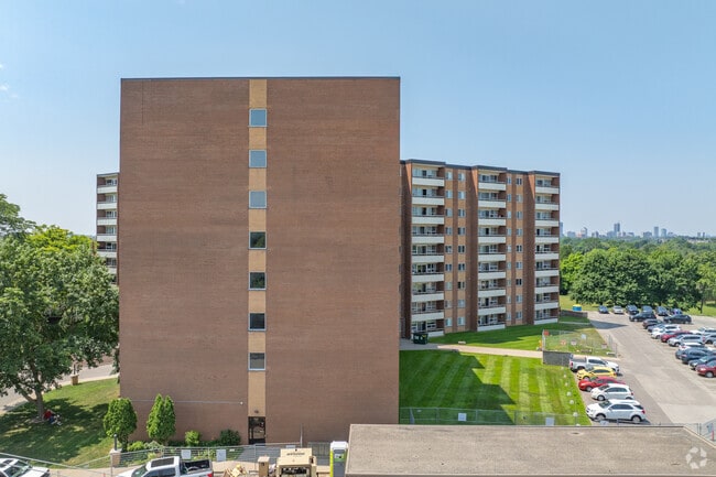 Building Photo - Bluebird Apartments