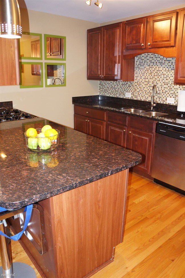 Foto del edificio - 16w555 Mockingbird Ln