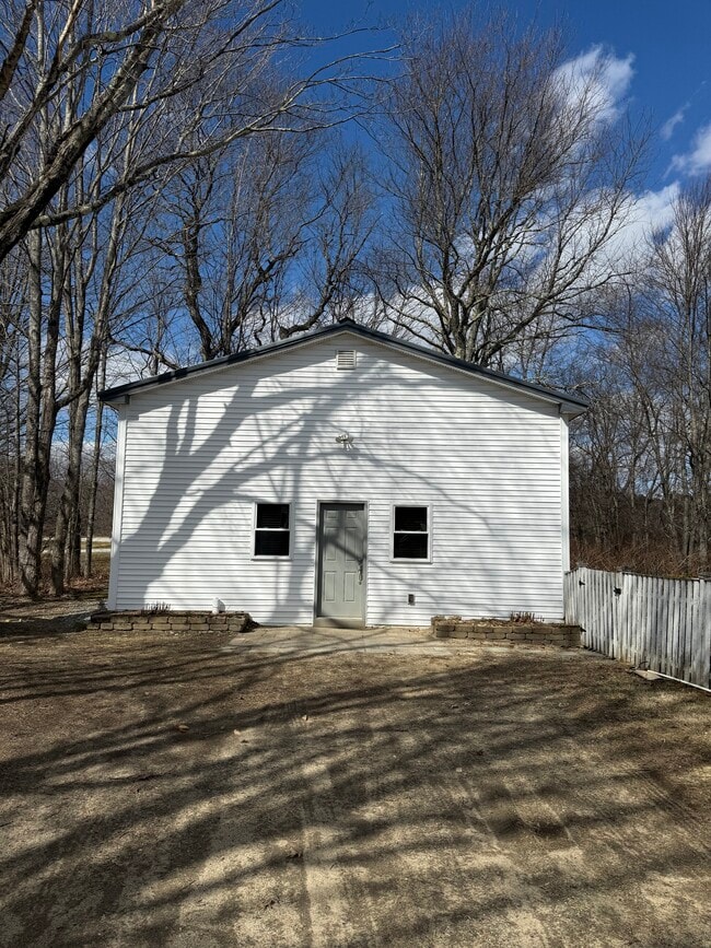 Building Photo - 30 Smith Bridge Rd