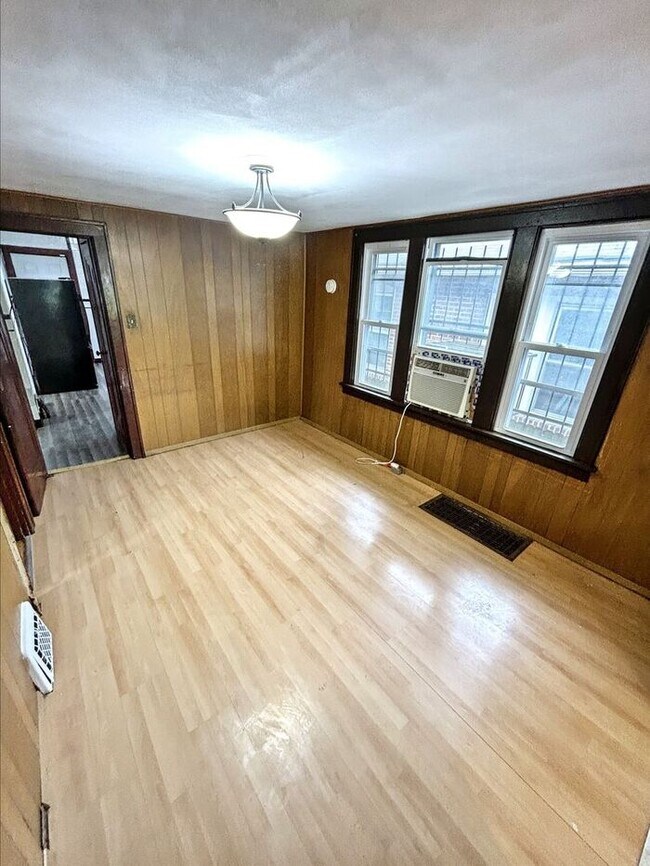 Foto del edificio - 5457 Beacon Ave