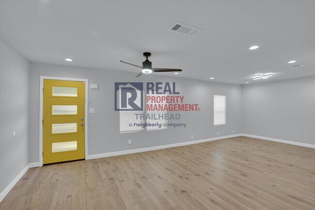 Foto del edificio - Fully Updated 3?Bed / 2?Bath Home in Burleson – Spacious Layout & Move-In Ready
