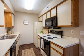 2BR, 1BA - Sierra - Kitchen - Granite Valley Apartments