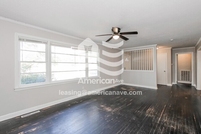 Foto del edificio - 1303 Whitehorse St