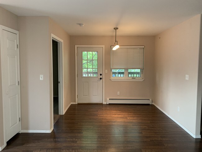 Building Photo - 317 4th Ave