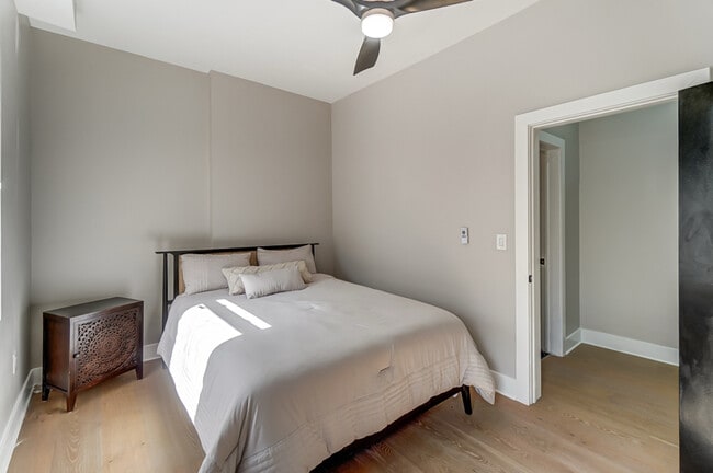 Building Photo - 2455 W McMicken Ave