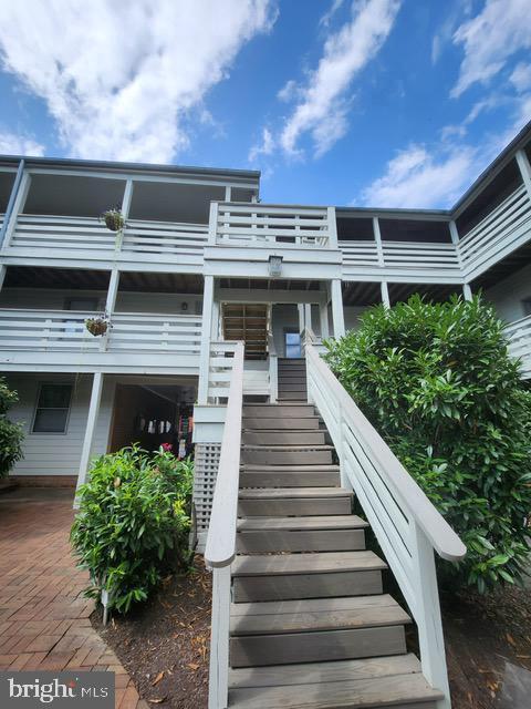 Building Photo - 10 W All Saints St