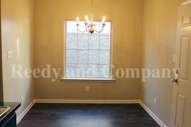 Foto del edificio - 7937 Bay Meadow Cir S
