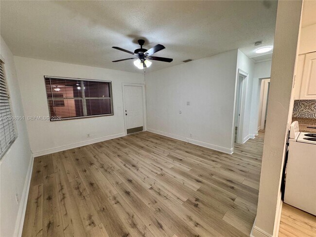 Foto del edificio - 2240 NE 171 St