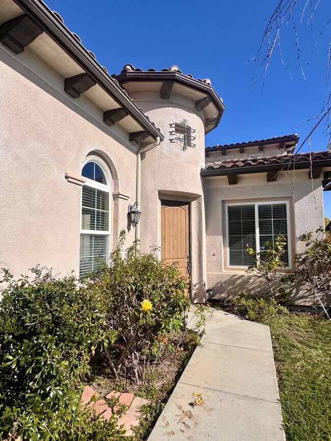 Building Photo - Spacious remodeled 5 bedroom home in Big Sky