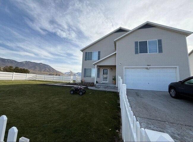 Foto del edificio - 562 Water Wheel Ln
