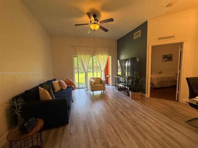 Building Photo - 3340 Palomino Dr