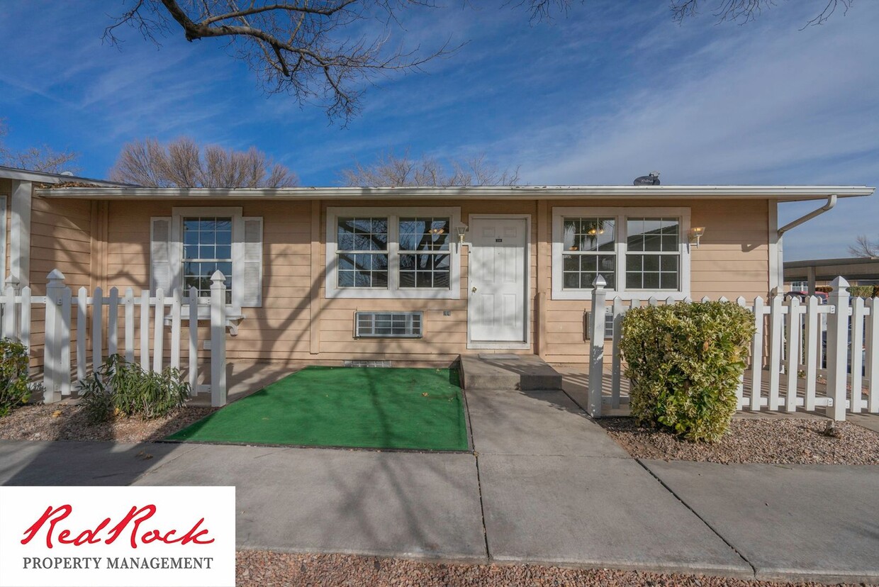 Foto principal - 2 Bed 2 Bath Condo!