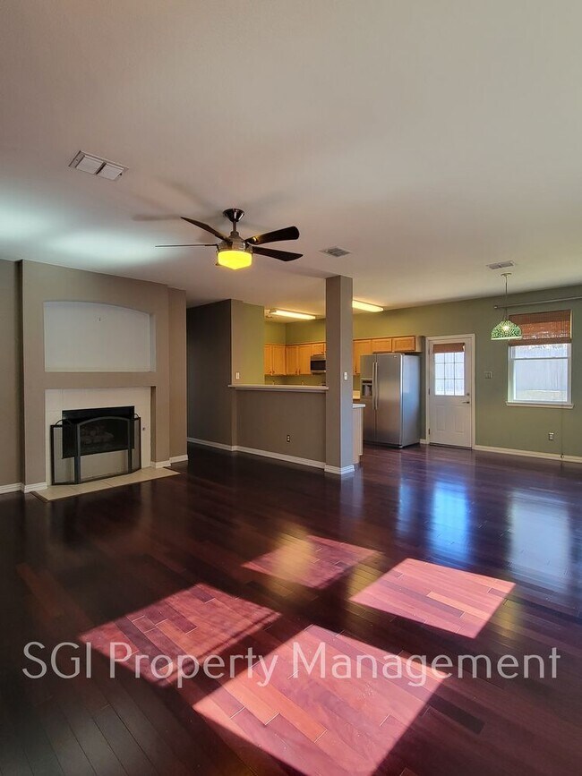 Building Photo - Ridgeview 3 Bed Special Ready for Immediat...