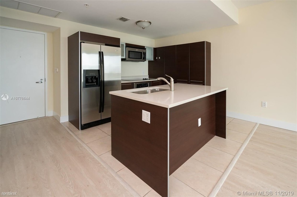 2 br, 2.5 bath - Quantum On The Bay Condo - 2 br, 2.5 bath  - Quantum On The Bay Condo