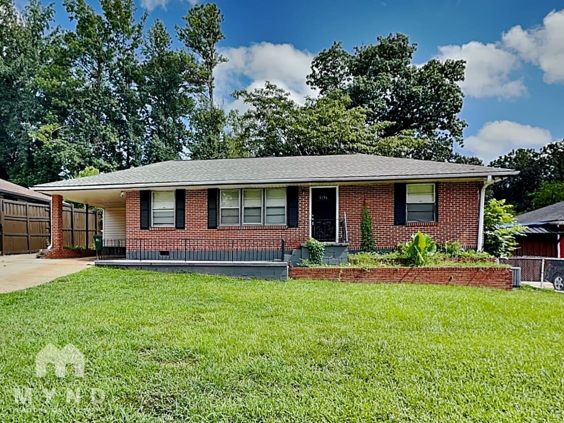 Primary Photo - 1156 N Parkwood Dr