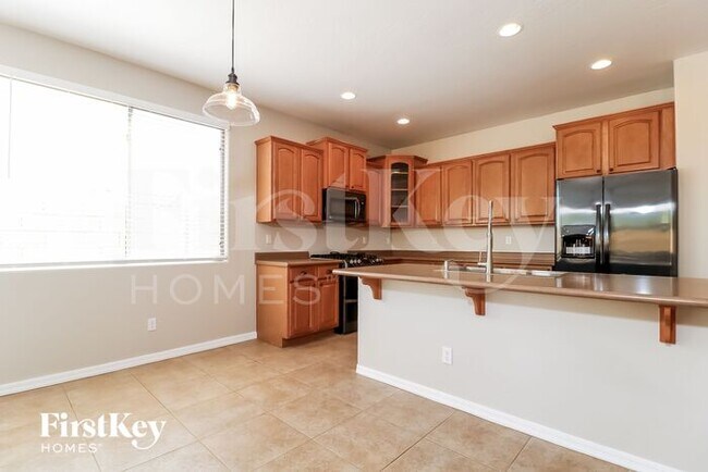 Building Photo - 14440 W Cora Ln