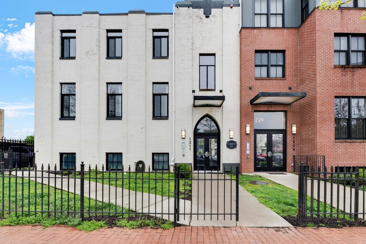 Primary Photo - 1211 G St SE