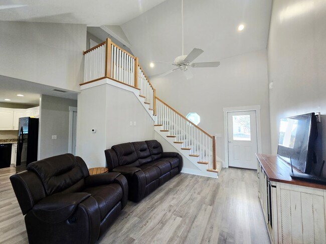 Foto del edificio - 143 Shallow Reed Dr