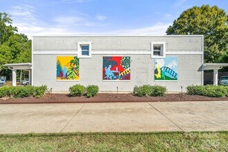 Building Photo - 604 E Iredell Ave Building Photo - 604 E Iredell Ave