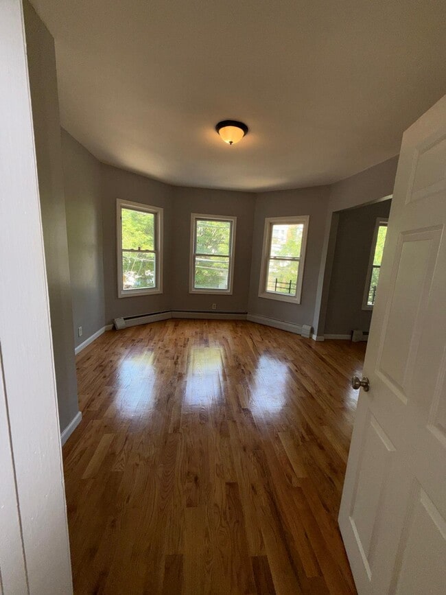 Photo - 114 S 7th St (Newark, NJ) Apartment