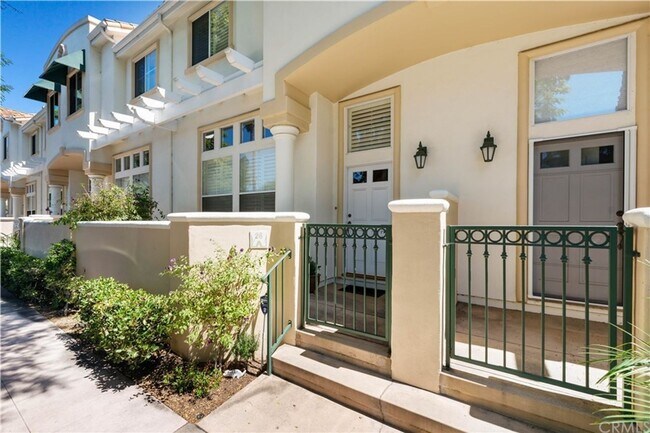 Foto del edificio - Amazing Downtown Torrance! - 3 bd / 2.5 ba...