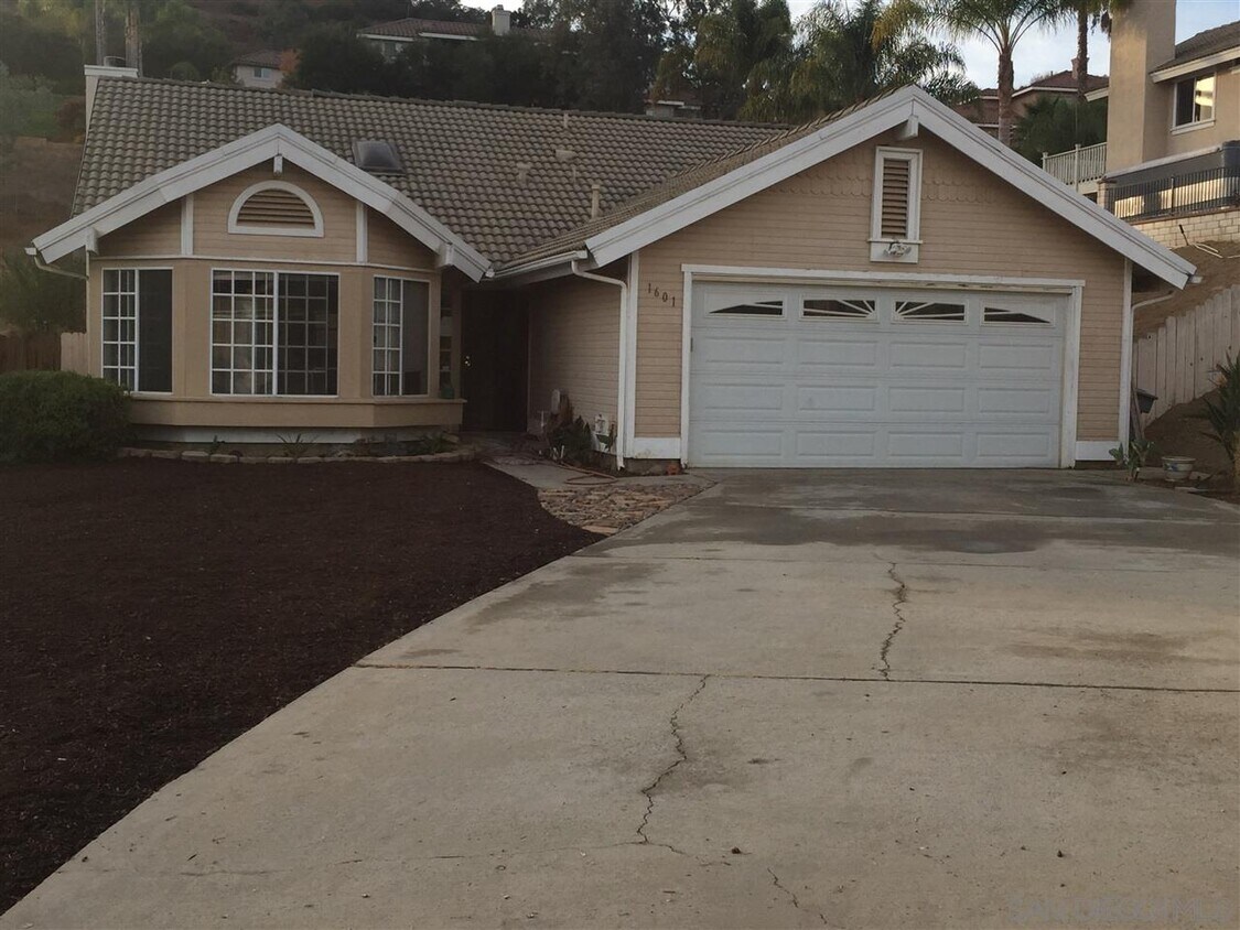 Primary Photo - 1601 Conway Dr
