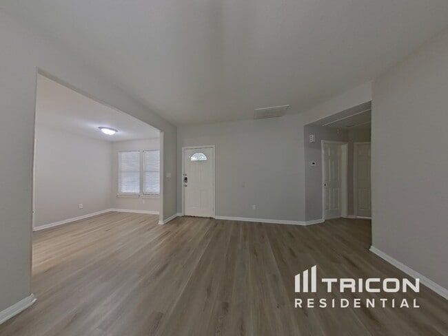 Building Photo - 10457 Royal Andrews Dr