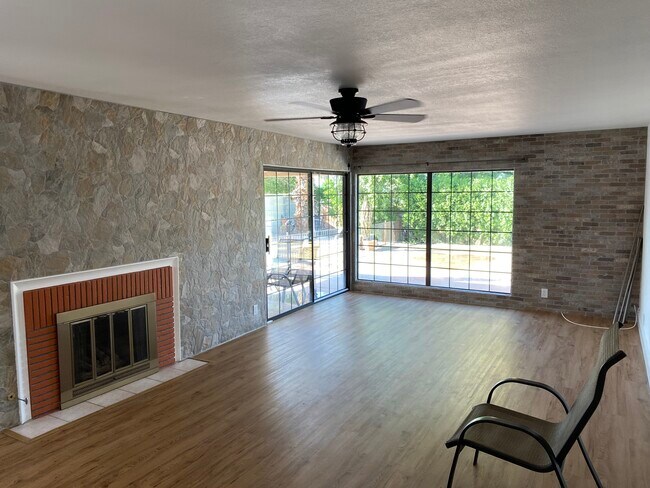 Foto del edificio - 74166 Fairway Dr