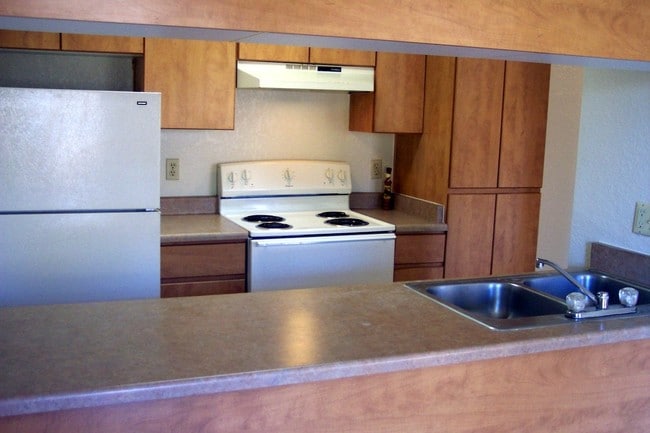 Building Photo - Puesta del Sol Apartments