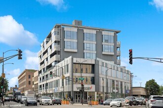 Building Photo - 1241 N Milwaukee Ave