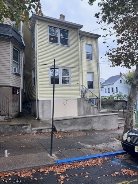 Building Photo - 145 N 2nd St