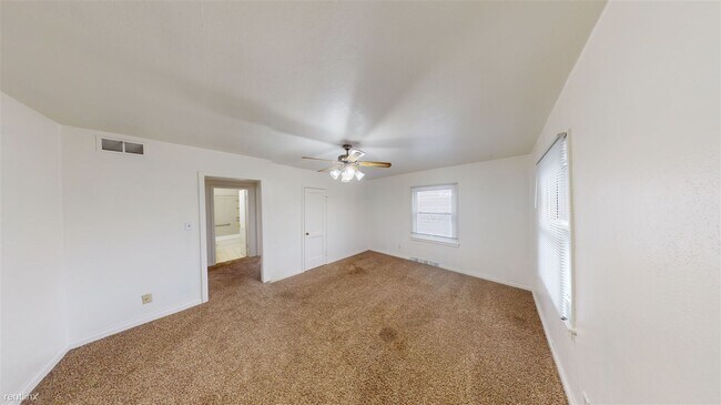 Building Photo - 3 br, 1 bath House - 216 Hill St