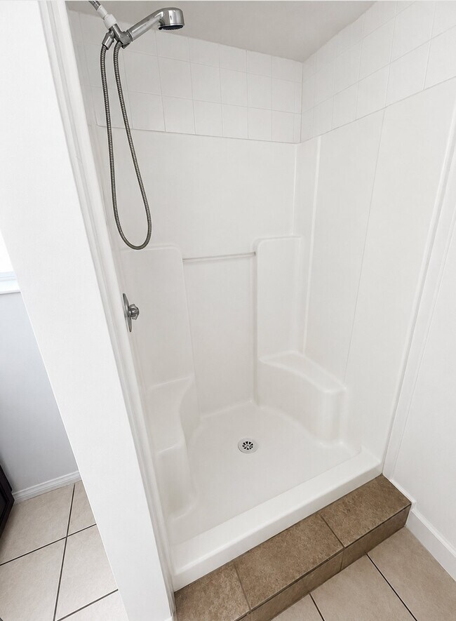 Building Photo - 5242 S Hamlet Cir