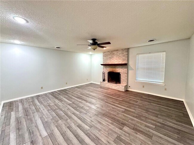 Foto del edificio - 2892 N Susan Carol Ln