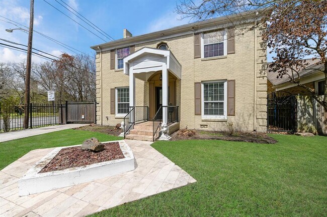 Building Photo - 6601 Park Ln