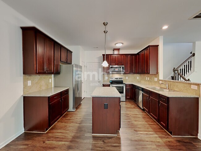 Foto del edificio - 746 Sycamore Springs Dr