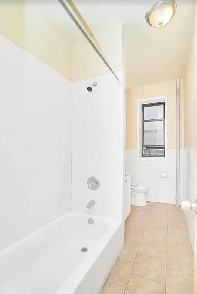 Building Photo - 501 W 135th St