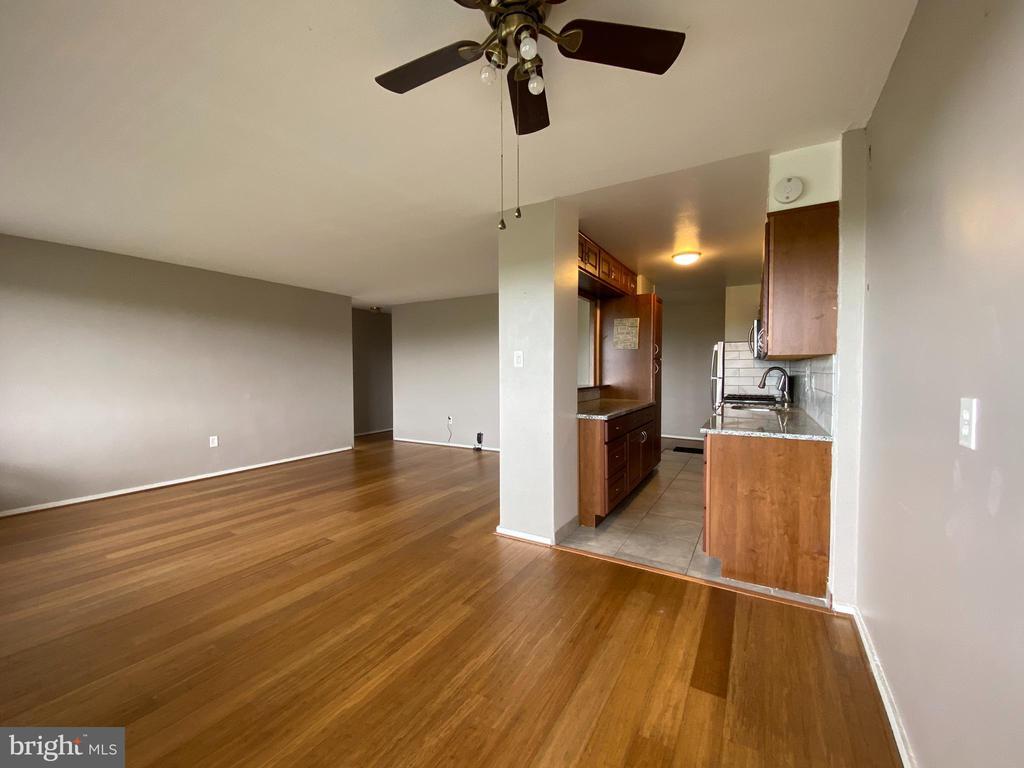 Foto principal - 807 Barclay Towers