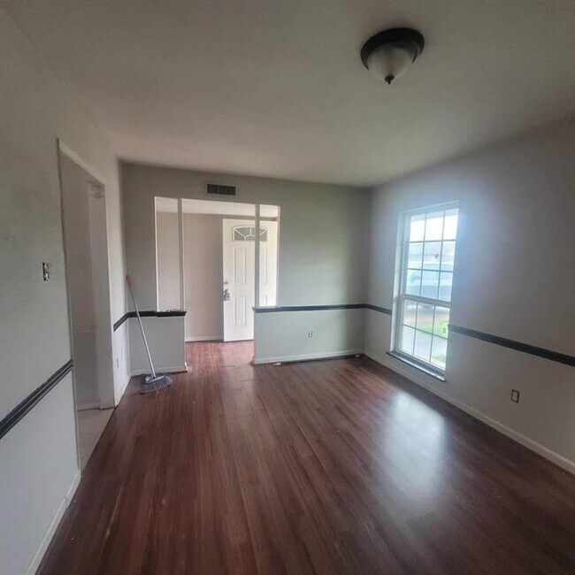 Building Photo - 5535 W Ridgecreek Dr