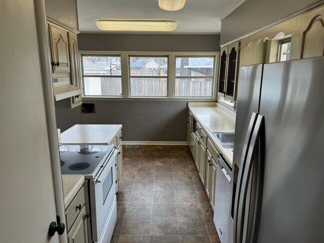 Building Photo - 4872 Carnes Ave
