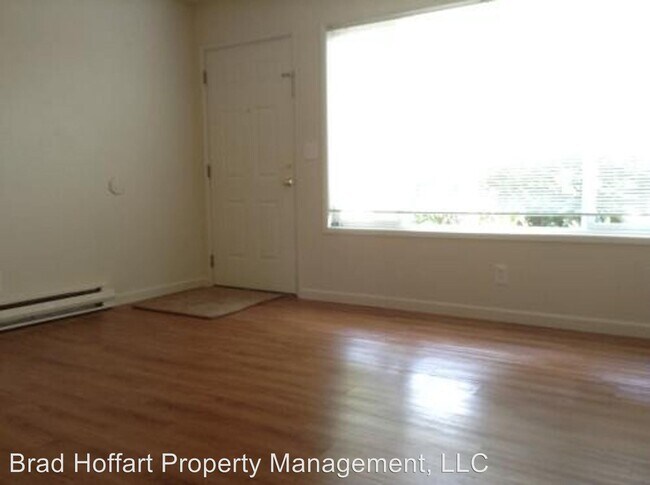 Foto del edificio - 1649 NE Barberry Dr