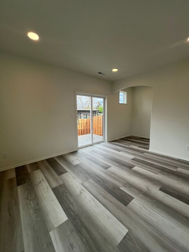 Foto del edificio - 975 W 27th Ave