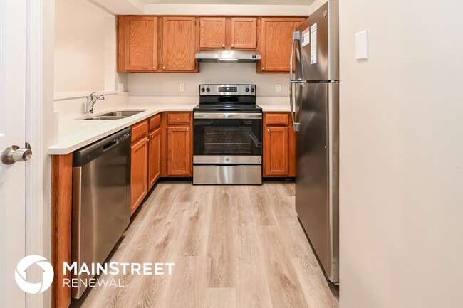 Building Photo - 12595 Ashmore Green Dr N