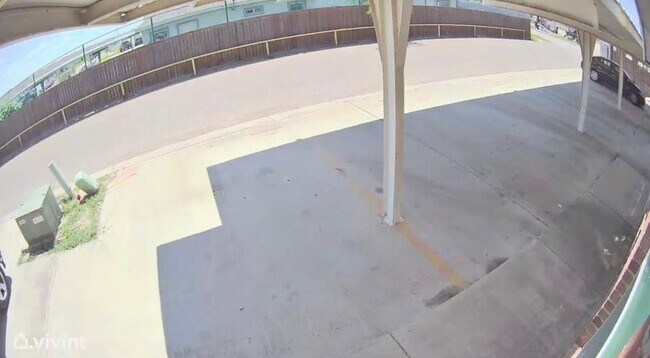 Building Photo - 720 S Logan Dr