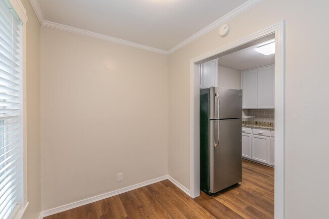 Building Photo - Updated One Bedroom, One Bath in Ridglea