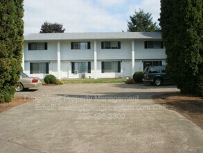 Building Photo - 1781 SE Lilly Pl