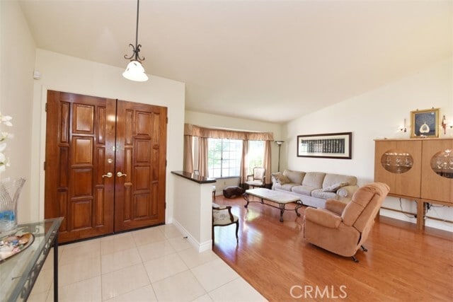 Building Photo - 1095 Sunset Bluff Rd