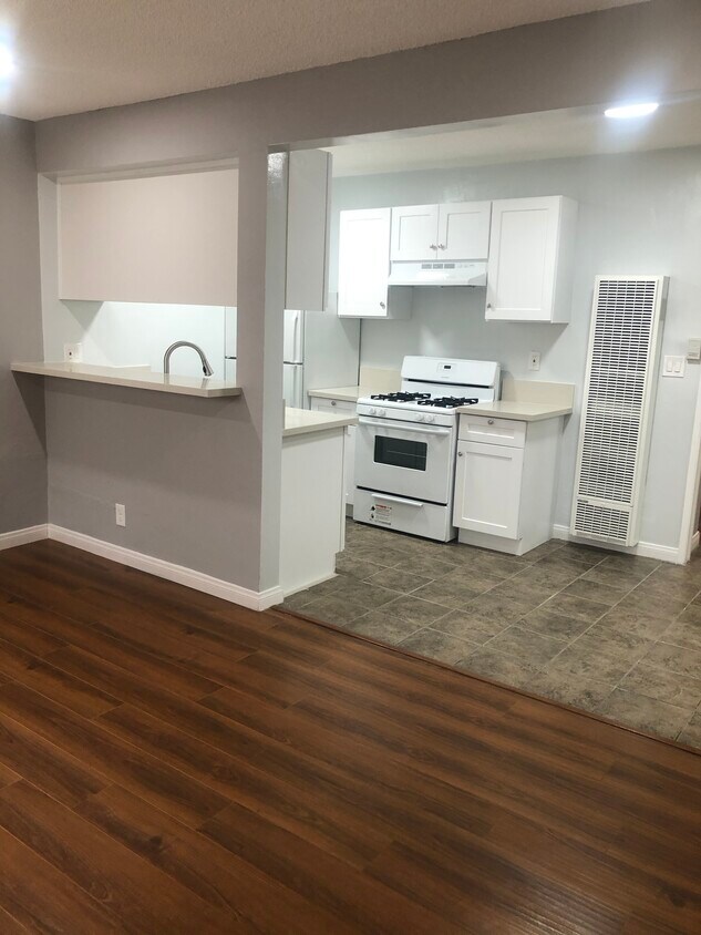 Primary Photo - 1712 N Kingsley Dr