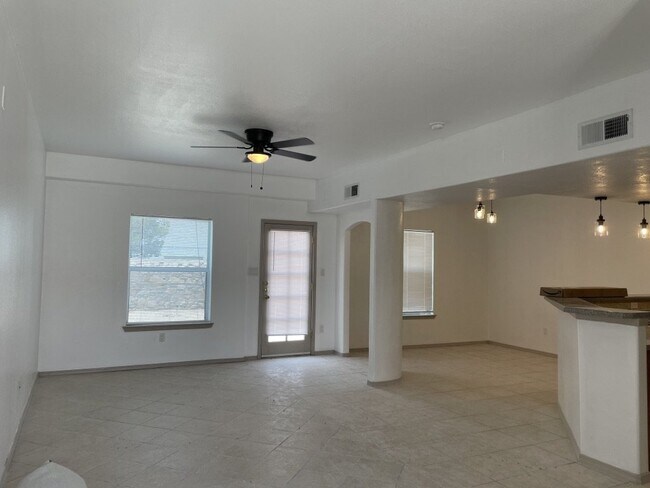 Foto del edificio - 12325 Tierra Arena Dr