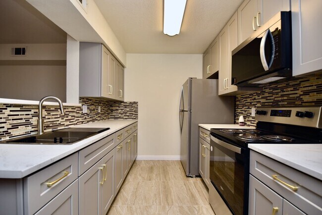 Foto del edificio - 2nd Level Specious One Bedroom Condo at Copper Sands!